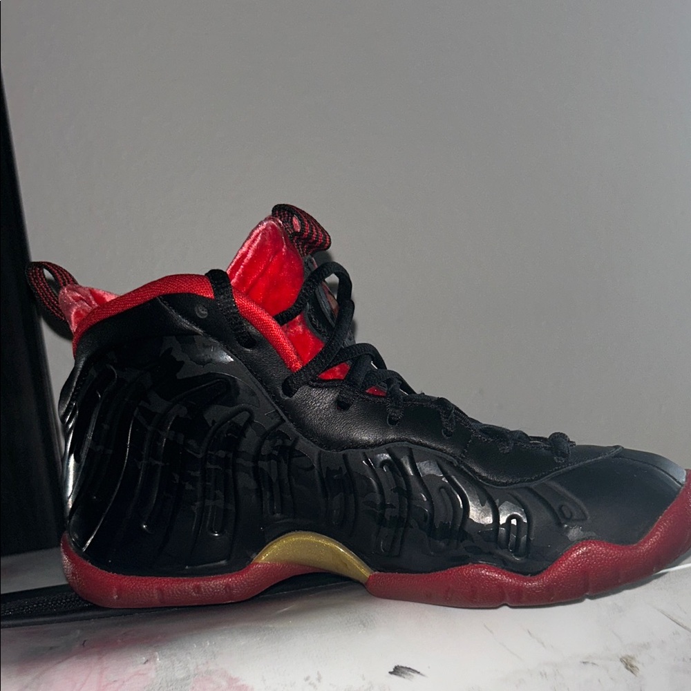 Nike Kids Sneakers Black with Red and Gold